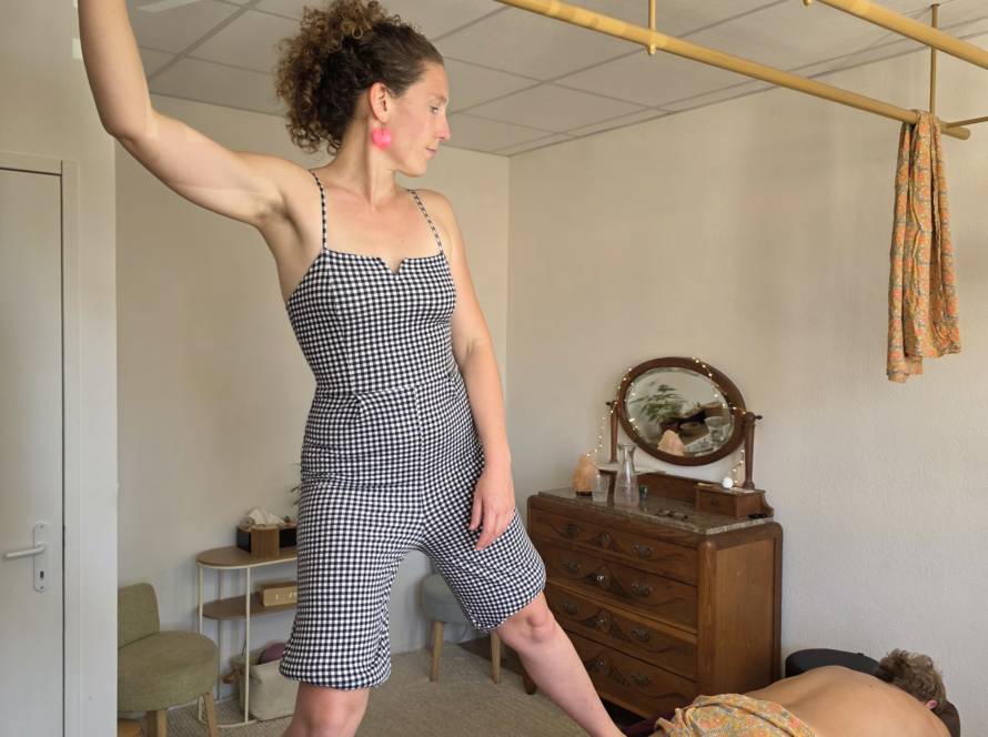 Massage Ashiatsu à Montpellier - pression pieds nus avec barres aériennes